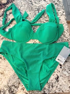 Gianni Bini Green Ribbed Underwire Bikini Set
